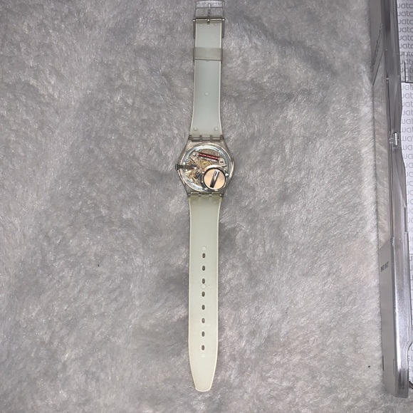 Swatch GK733 White Watch - Picture 4 of 4
